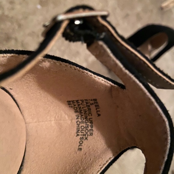 Cute Black Chunky Heels - Picture 3 of 8